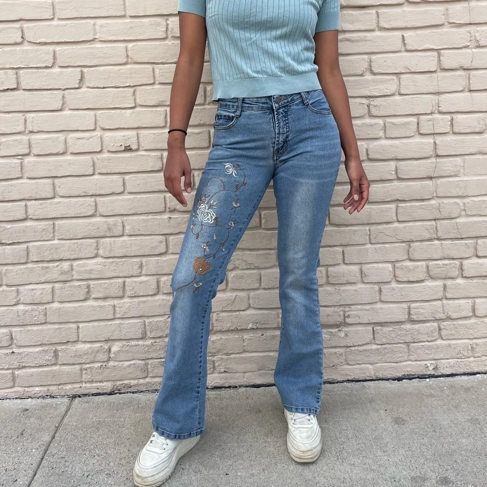 Retro flare leg blue jeans ๐ - Picture 4 of 7